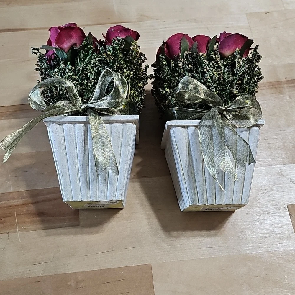 🌹 Set of 2 Mini Faux Rose Topiary Arrangements